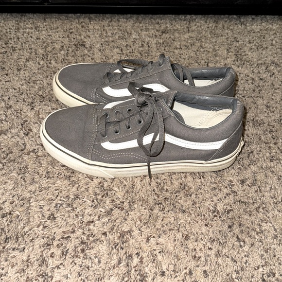 Vans - Picture 2 of 4